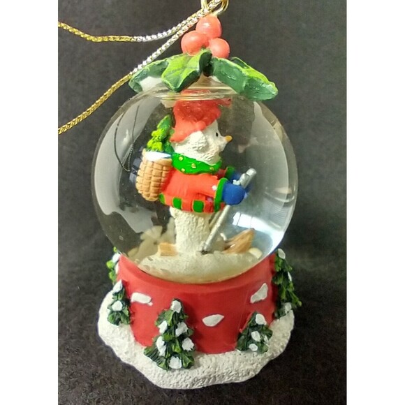 Snow Globe Bear On Skis Basket w/Trees Cardinal on Hat* New In Box * - Picture 5 of 7